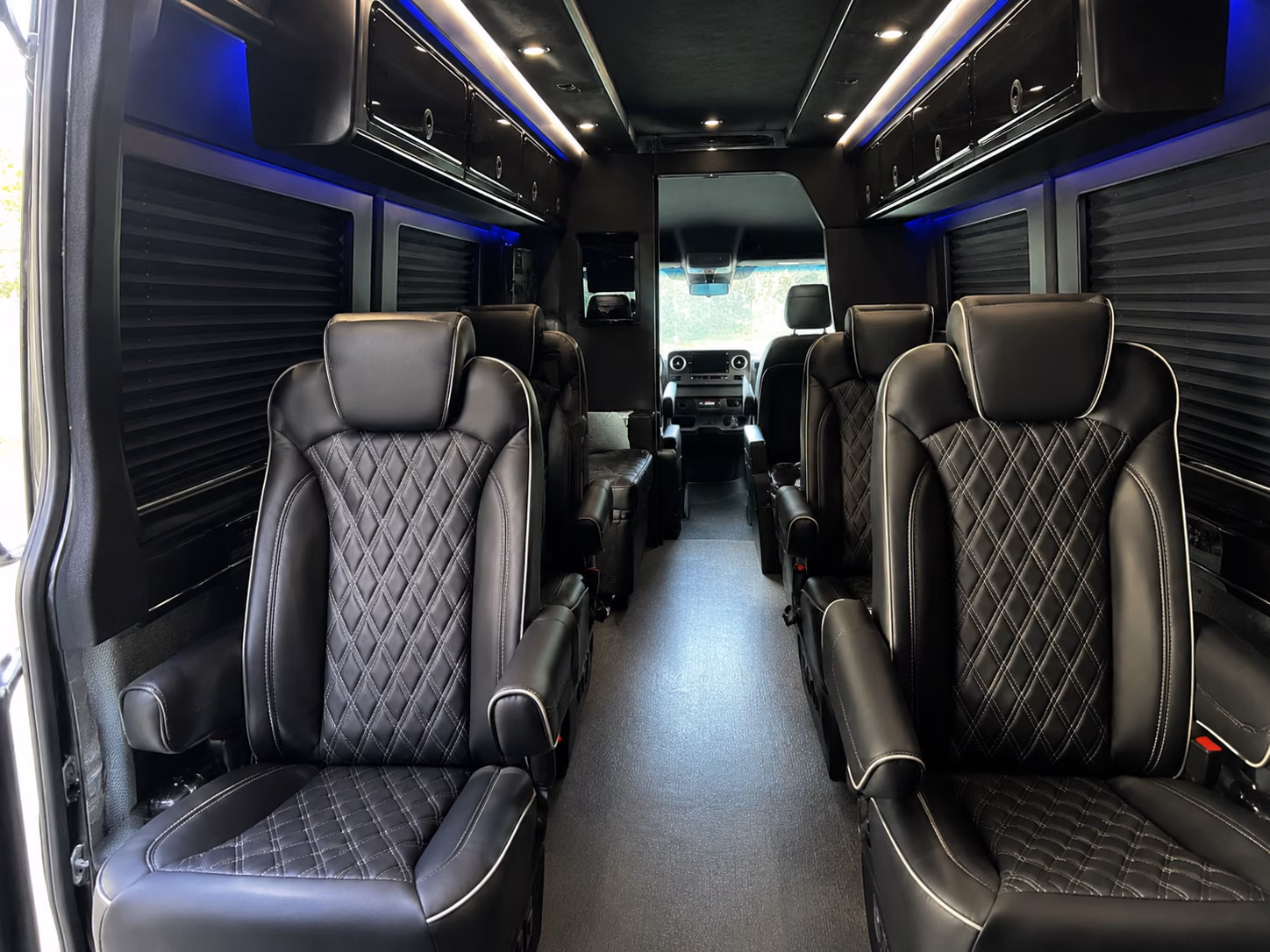find the perfect transportation for your next airport transfer 5