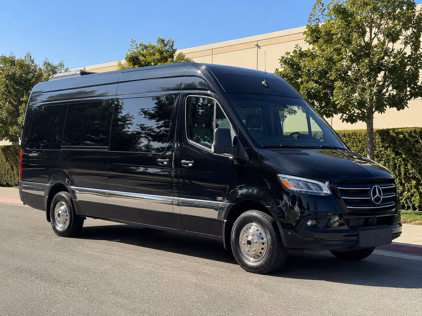 find the perfect transportation for your next corporate event 4